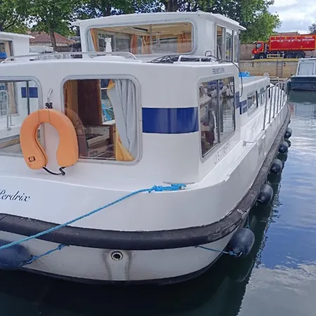 Penichette Vintage Sur L'eau - 6 Pers. - Api-1-46-40 Ботель *